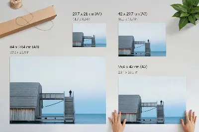 Poster para a sala com estética minimalista de pessoa em escadas e arquitetura
