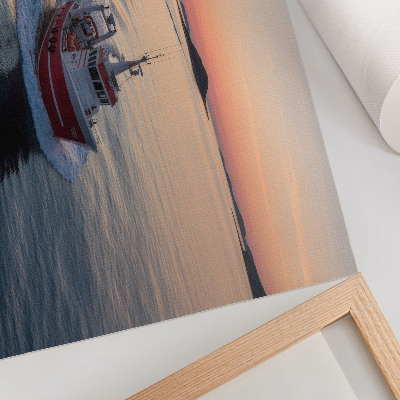 Poster em tela Pôr do sol sobre o mar calmo, movimento de barcos