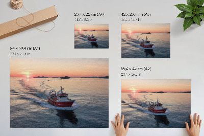Poster em tela Pôr do sol sobre o mar calmo, movimento de barcos