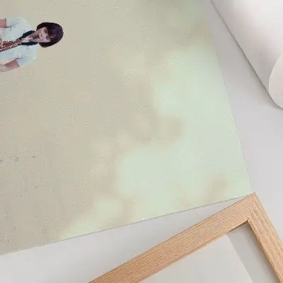 Poster com minimalismo, cores vibrantes, paz e música à porta
