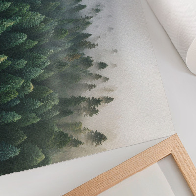Poster mural Floresta verdejante na neblina, atmosférica e misteriosa.