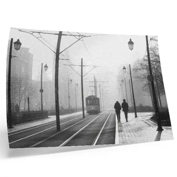Pôster mural neblina de bonde com postes de luz e atmosfera urbana