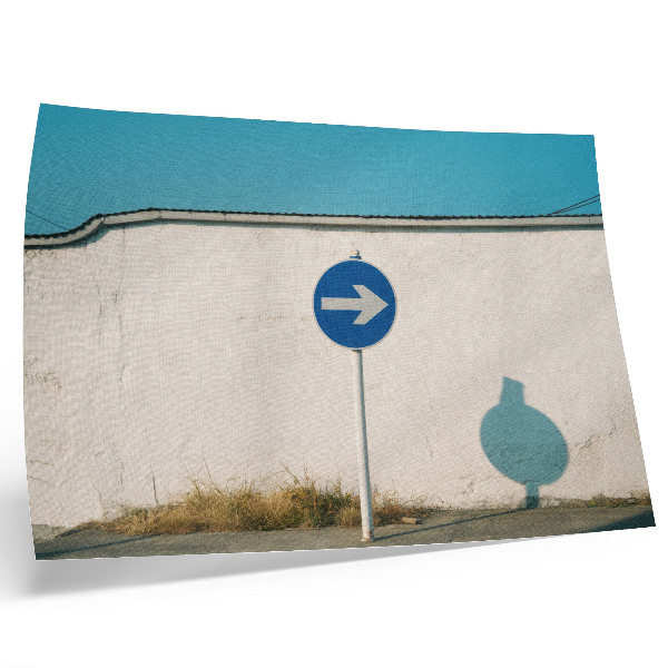 Poster mural Uma placa minimalista contra uma parede branca.