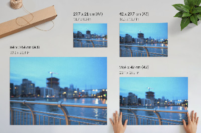 Poster mural Orla da cidade ao entardecer com luzes difusas