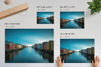Poster em tela Casas coloridas refletidas no rio, atmosfera escandinava