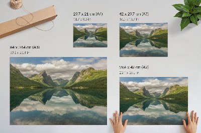 Poster Montanhas pitorescas acima do lago, reflexo nítido