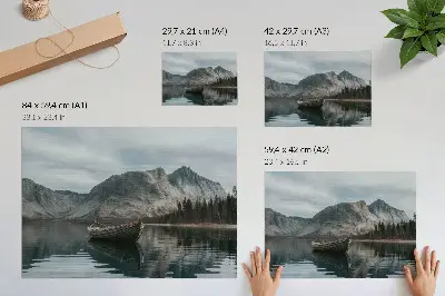 Poster em tela com paisagem de montanhas, lago, barco, paz e harmonia