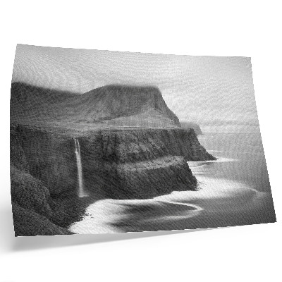 Poster para a sala Uma paisagem tranquila com uma cachoeira e montanhas.
