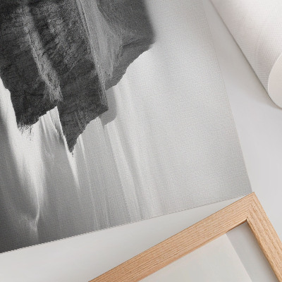 Poster para a sala Uma paisagem tranquila com uma cachoeira e montanhas.