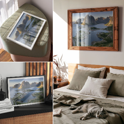 Poster mural Montanhas e uma baía tranquila com casas coloridas