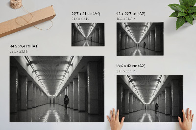 Poster para a sala Corredor monocromático com colunas