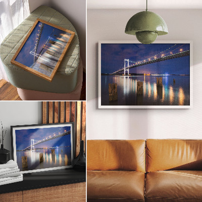Poster em tela Ponte à noite, brilho, reflexo da água, harmonia