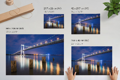 Poster em tela Ponte à noite, brilho, reflexo da água, harmonia
