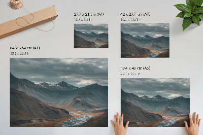 Poster em tela Montanhas melancólicas, riachos alaranjados, nuvens dramáticas