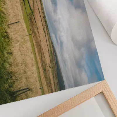 Poster em tela paisagem pitoresca com chalé isolado na natureza