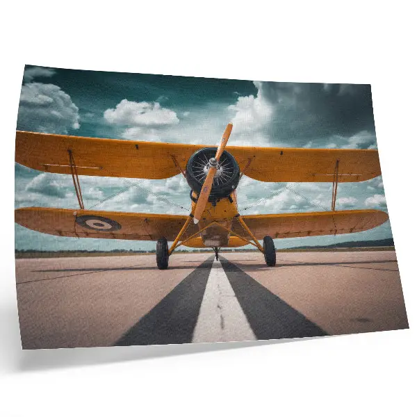 Poster para sala avião na pista com céu dinâmico