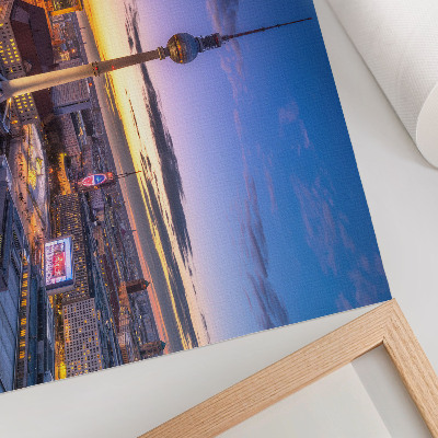 Poster A cidade ao entardecer com cores de pôr do sol incríveis.