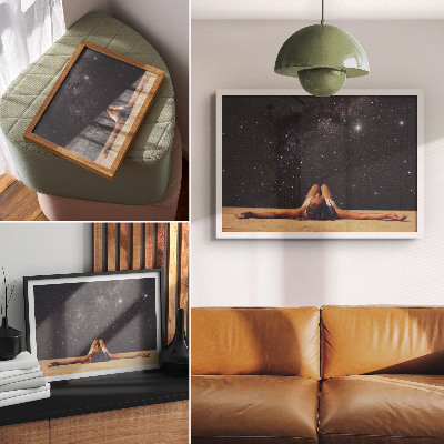 Poster para a sala Uma figura sob um céu estrelado parece surreal.