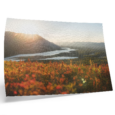 Poster Flores, montanhas, rio, pôr do sol, atmosfera tranquila.