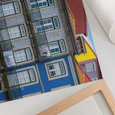 Poster para sala de prédios residenciais coloridos com detalhes, varandas e plantas