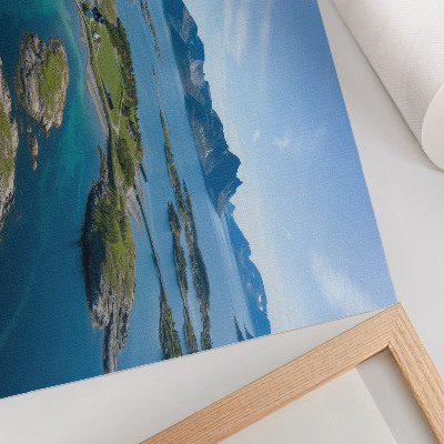 Poster para a sala Ilhas com montanhas, céu azul e vegetação verde.
