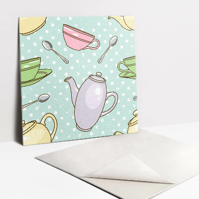 Piso vinilico Uma chaleira e xícaras coloridas