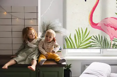 Estores de rolo em tecido Flamingos junto às folhas