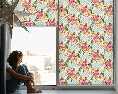 Estores de rolo interiores para janela Pássaros entre os galhos de uma árvore