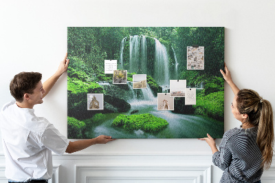 Painel em cortiça Cachoeira entre o musgo