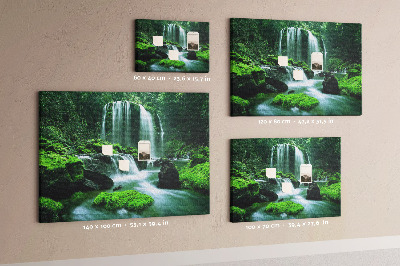 Painel em cortiça Cachoeira entre o musgo