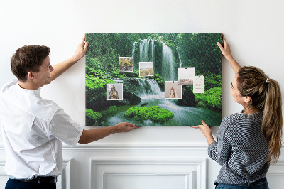 Painel em cortiça Cachoeira entre o musgo