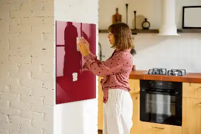 Quadro magnético com caneta na cor vermelha