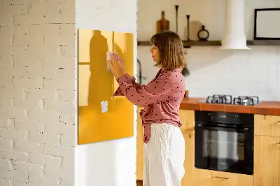 Quadro magnético de apagar a seco na cor amarelo-ouro