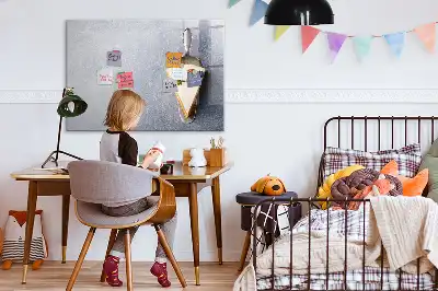 Quadro magnético para desenho em formato de pedaço de bolo