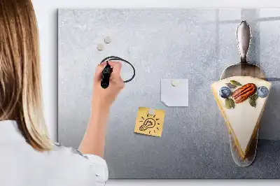 Quadro magnético para desenho em formato de pedaço de bolo
