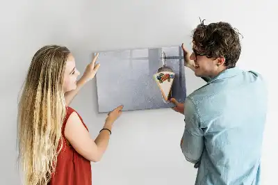 Quadro magnético para desenho em formato de pedaço de bolo