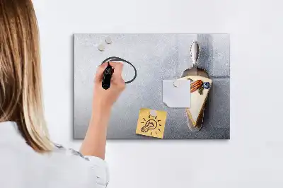 Quadro magnético para desenho em formato de pedaço de bolo