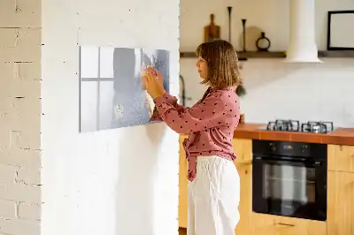Quadro magnético para desenho em formato de pedaço de bolo