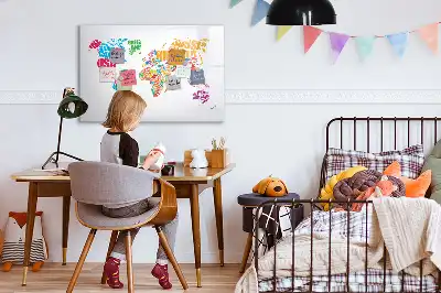 Quadro magnético para escrita com nomes de países coloridos