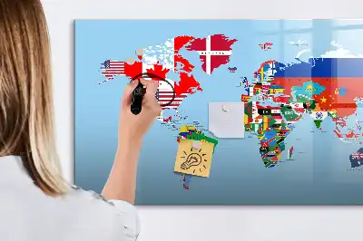 Quadro magnético para escrever mapa com bandeiras