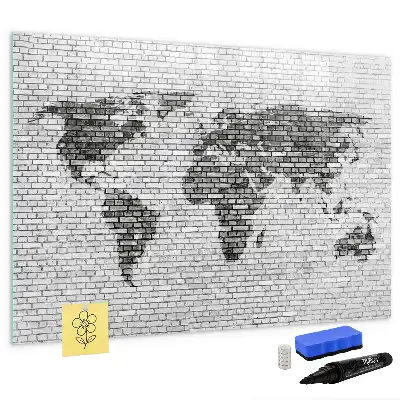 Quadro magnético para escrever com estampa de mapa-múndi em parede de tijolos