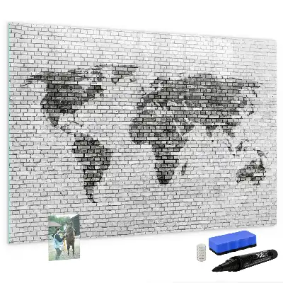 Quadro magnético para escrever com estampa de mapa-múndi em parede de tijolos