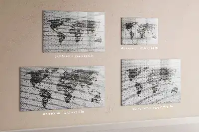 Quadro magnético para escrever com estampa de mapa-múndi em parede de tijolos