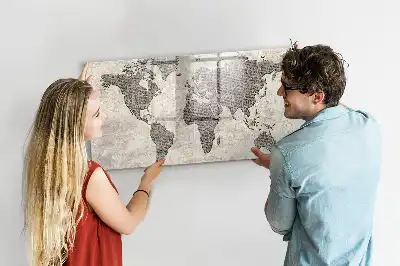 Quadro magnético para desenhar mapa-múndi estilo jornal