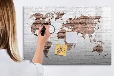 Mapa-múndi em tijolos com quadro magnético para escrever