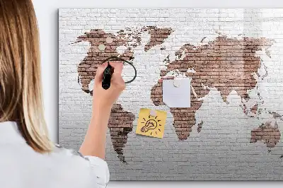 Mapa-múndi em tijolos com quadro magnético para escrever