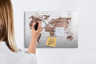 Mapa-múndi em tijolos com quadro magnético para escrever