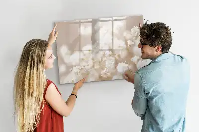 Quadro magnético para desenhar com estampa de pequenas flores brancas
