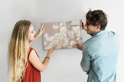 Quadro magnético para desenhar com estampa de pequenas flores brancas