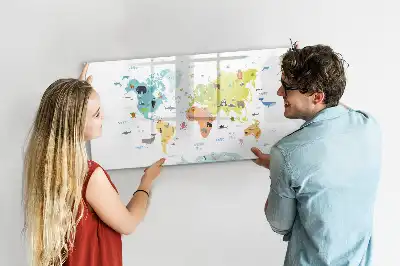 Quadro magnético para desenhar com tema de mapa-múndi e animais